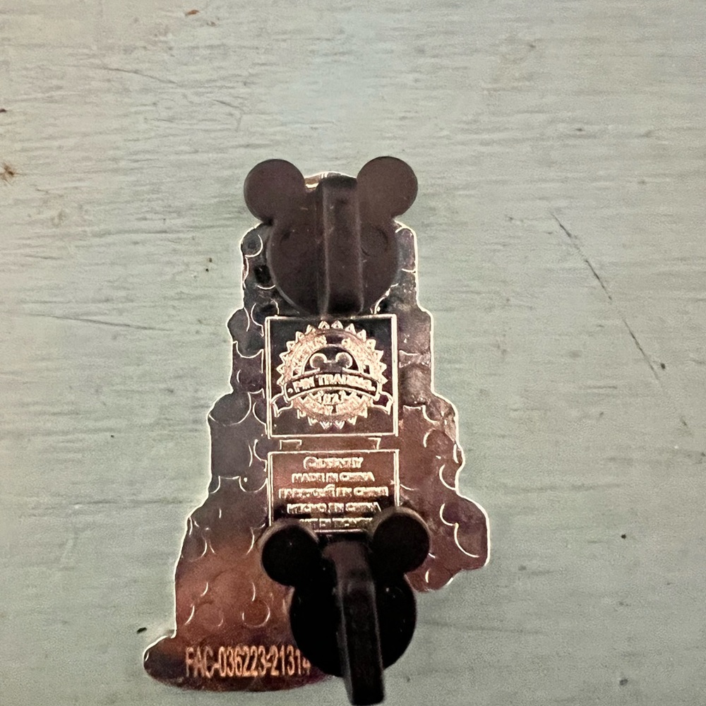 Disney Pin - Picture 2 of 2